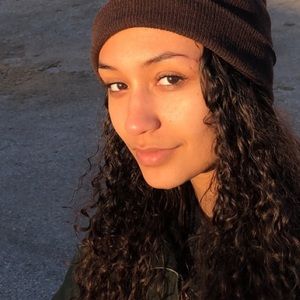 Meet your Posher, Chloe